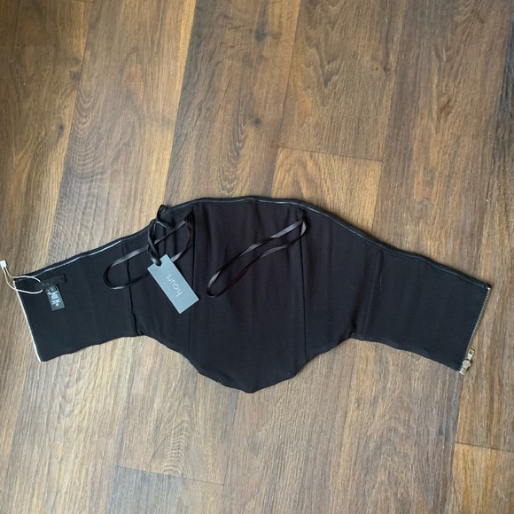 h:ours Tora top in black - Picture 7 of 8